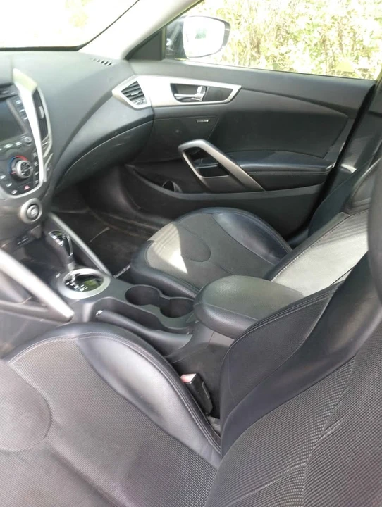 2012 Hyundai Veloster - Image 2 of 4