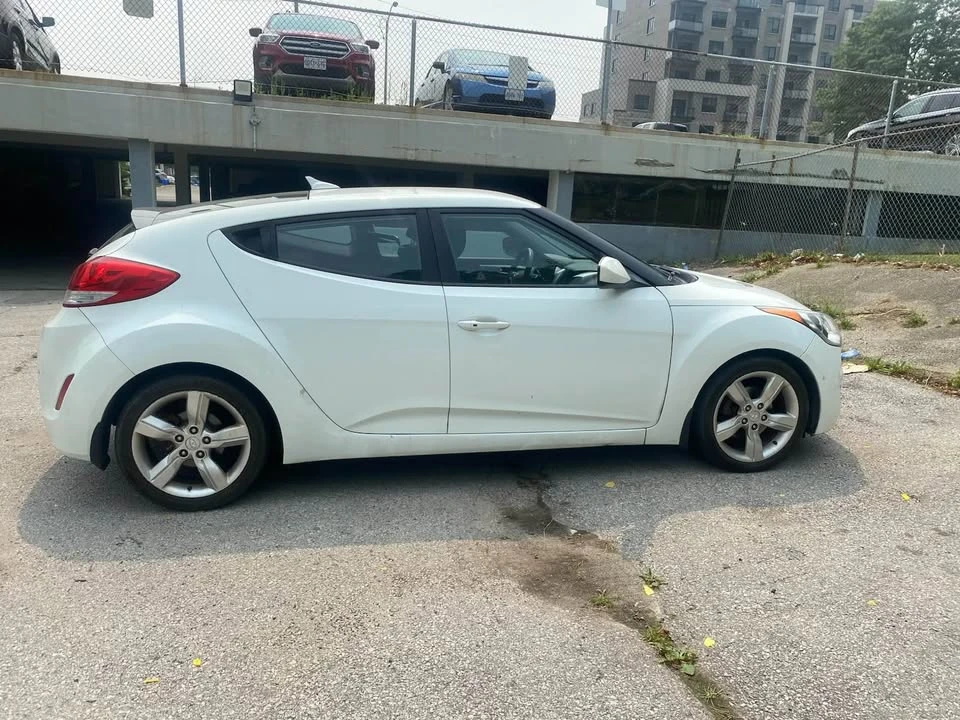 2012 Hyundai Veloster - Image 2 of 6