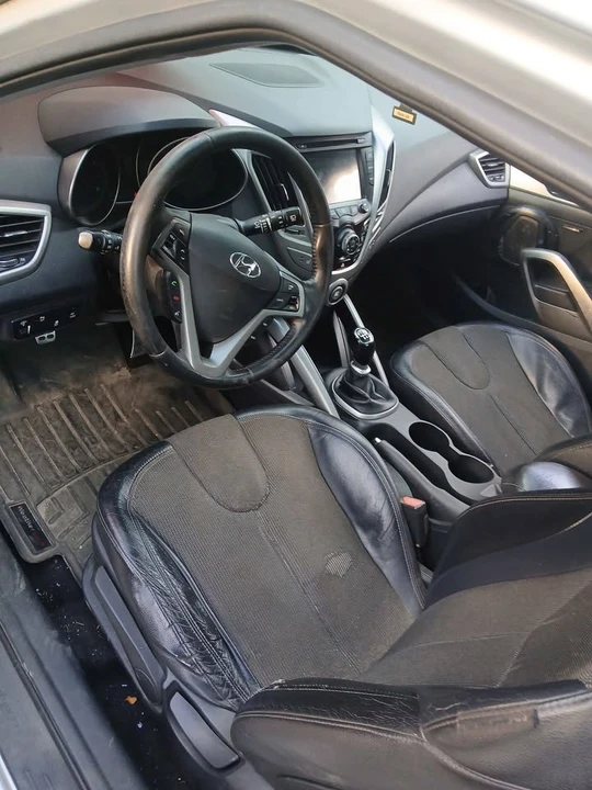 2012 Hyundai Veloster - Image 6 of 7