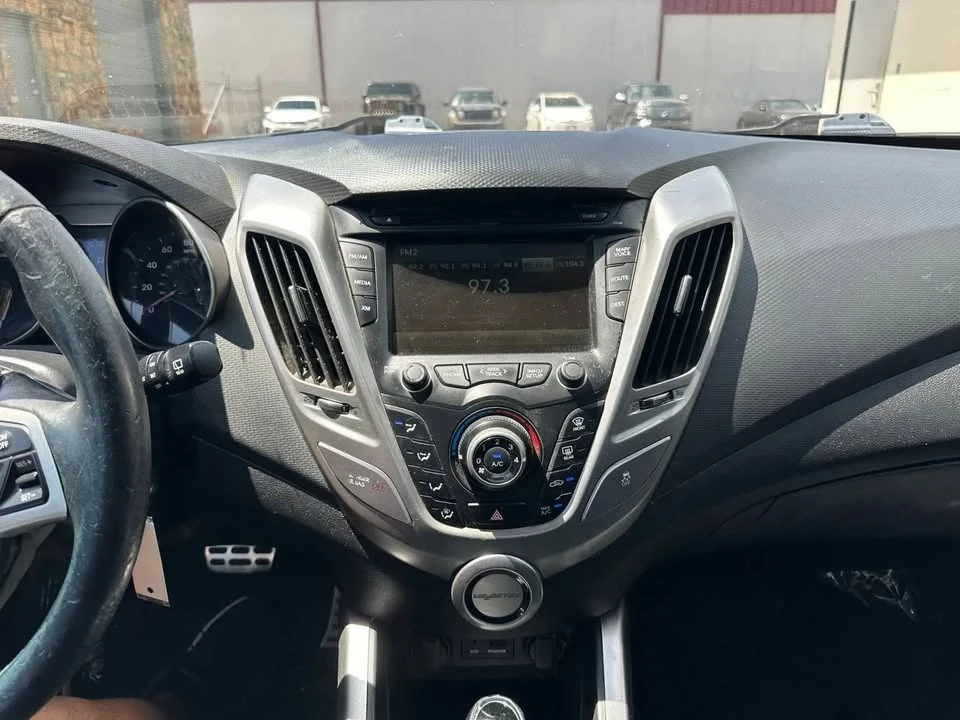 2012 Hyundai Veloster - Image 18 of 20