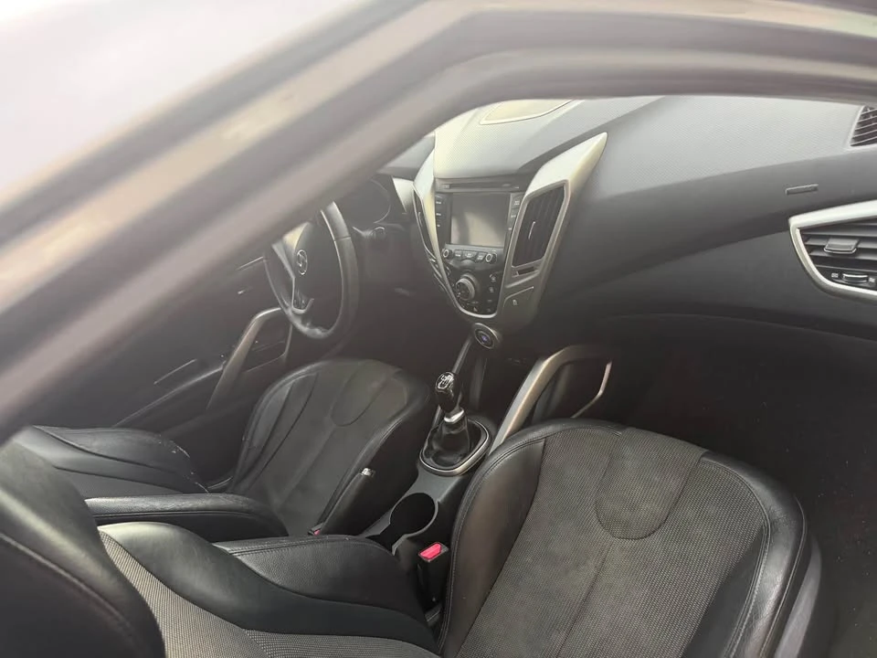 2012 Hyundai Veloster - Image 6 of 7