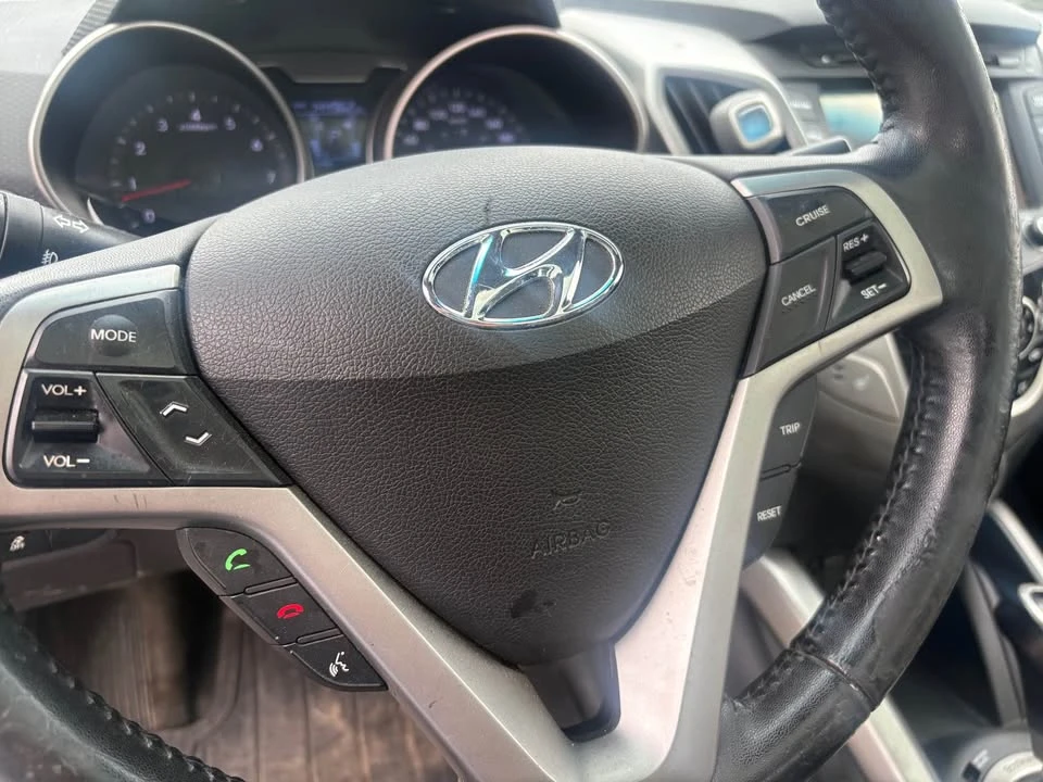 2012 Hyundai Veloster - Image 11 of 13