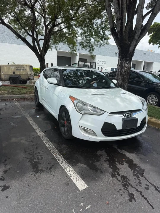 2012 Hyundai Veloster - Image 2 of 6