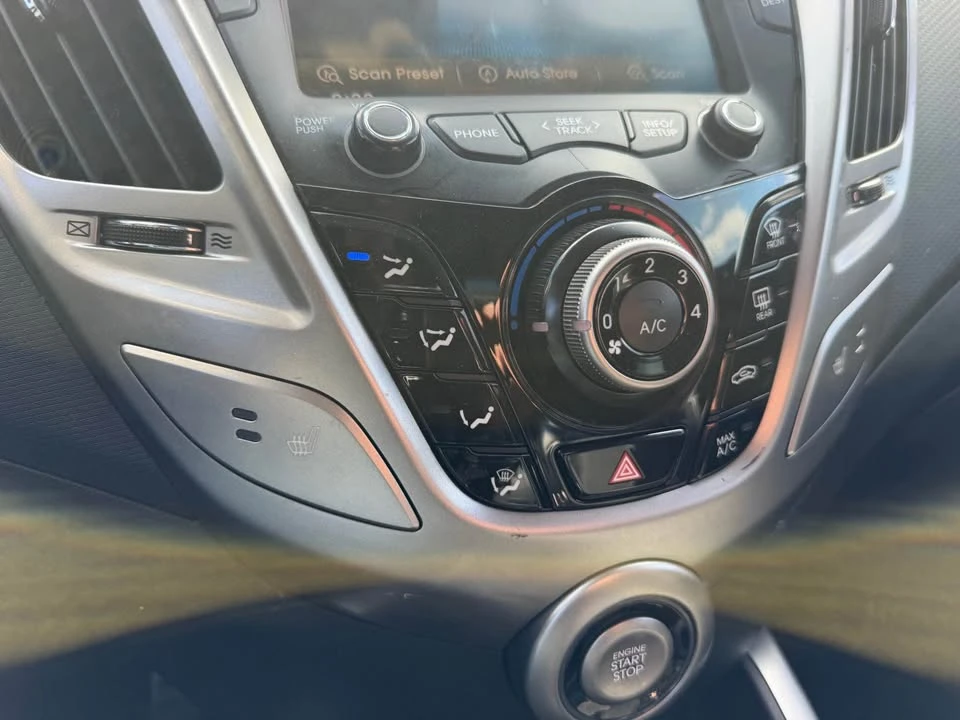 2012 Hyundai Veloster - Image 12 of 12