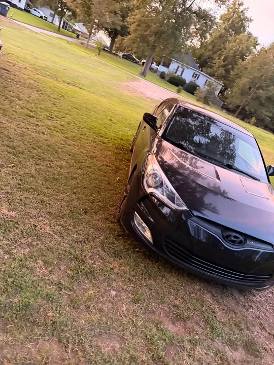2012 Hyundai Veloster - Image 2 of 8