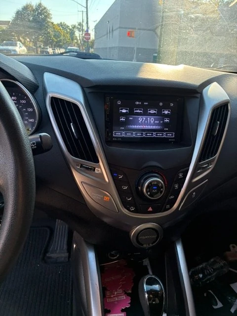 2012 Hyundai Veloster - Image 7 of 10