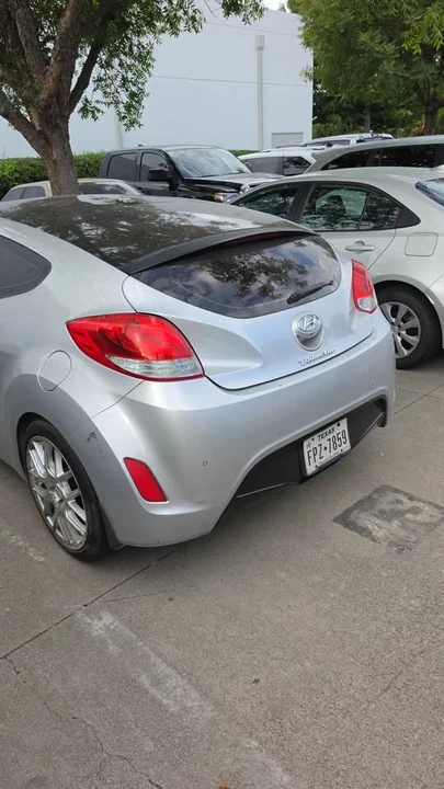 2012 Hyundai Veloster - Image 2 of 7