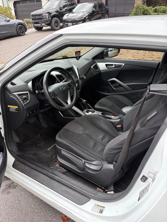 2012 Hyundai Veloster - Image 5 of 8
