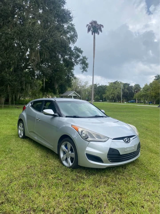 2012 Hyundai Veloster - Image 2 of 8