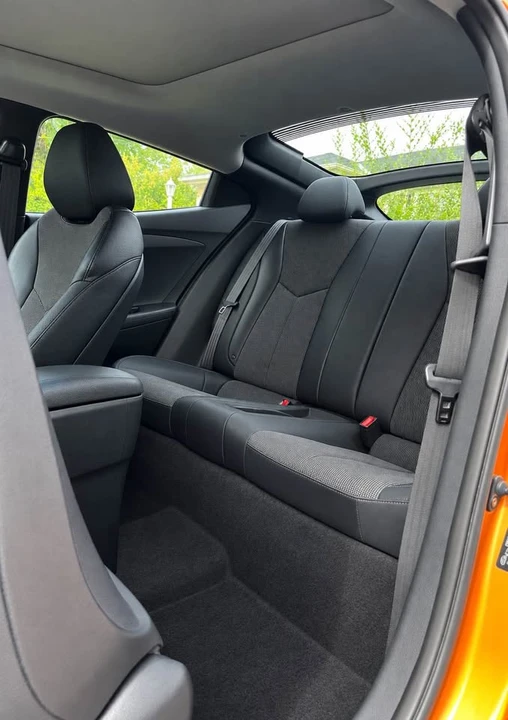 2012 Hyundai Veloster - Image 6 of 8