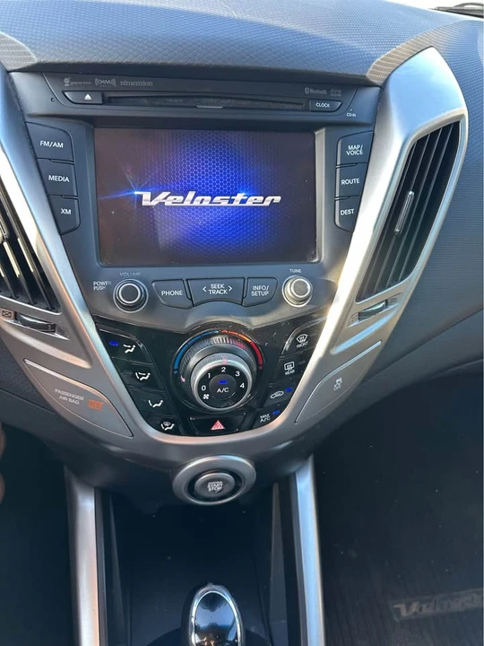 2012 Hyundai Veloster - Image 18 of 19