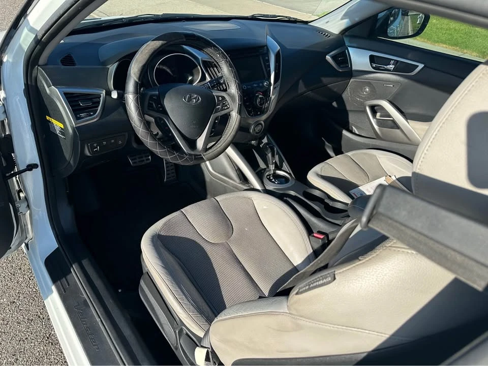 2012 Hyundai Veloster - Image 10 of 19