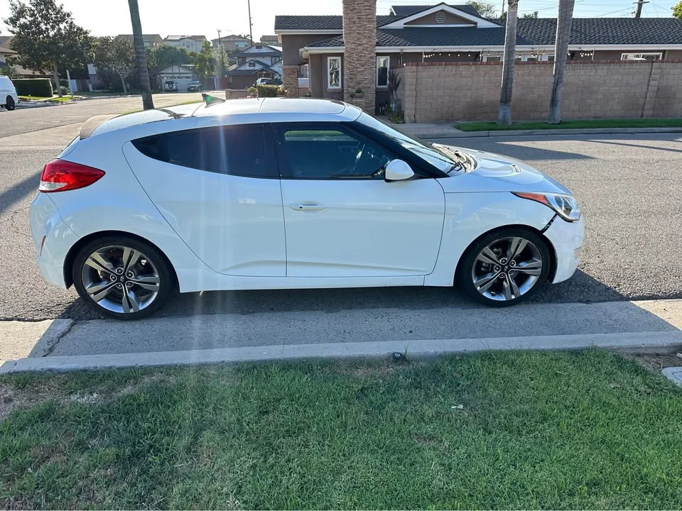 2012 Hyundai Veloster - Image 8 of 19