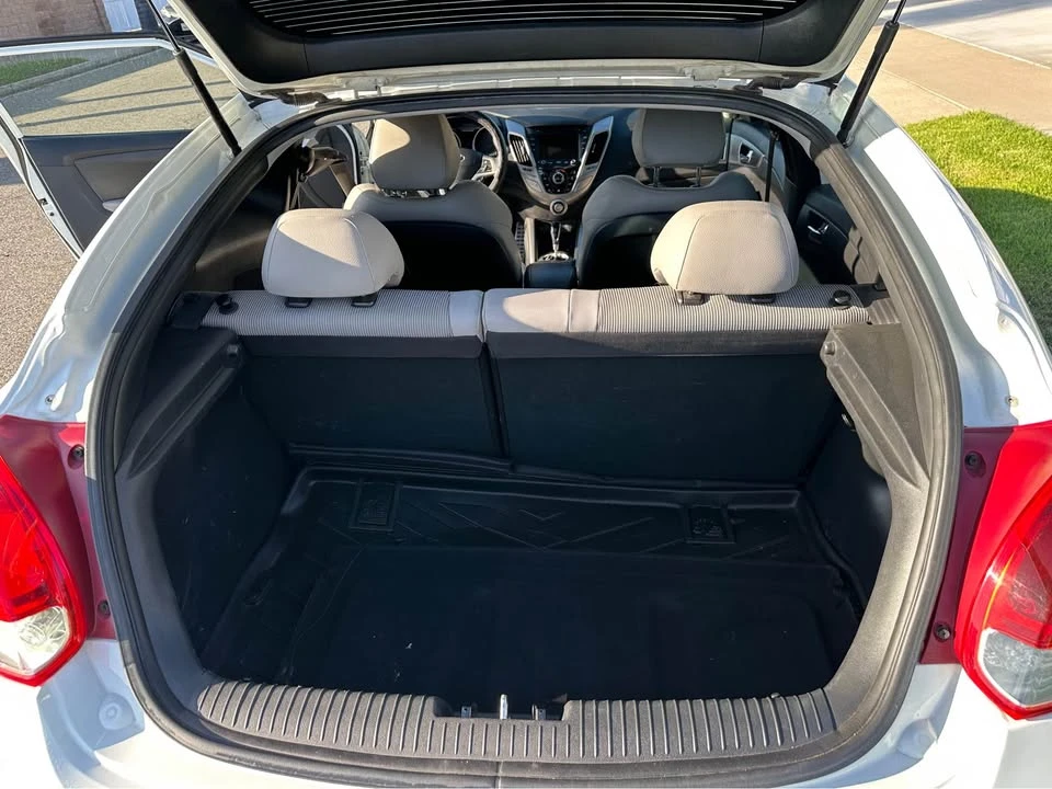 2012 Hyundai Veloster - Image 13 of 19