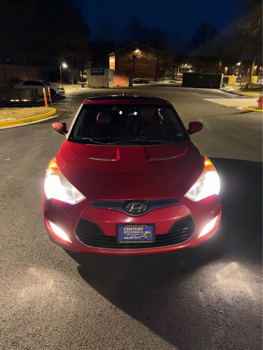 2012 Hyundai Veloster - Image 2 of 10