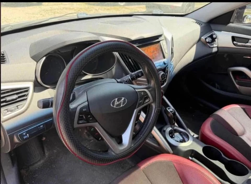 2012 Hyundai Veloster - Image 2 of 5