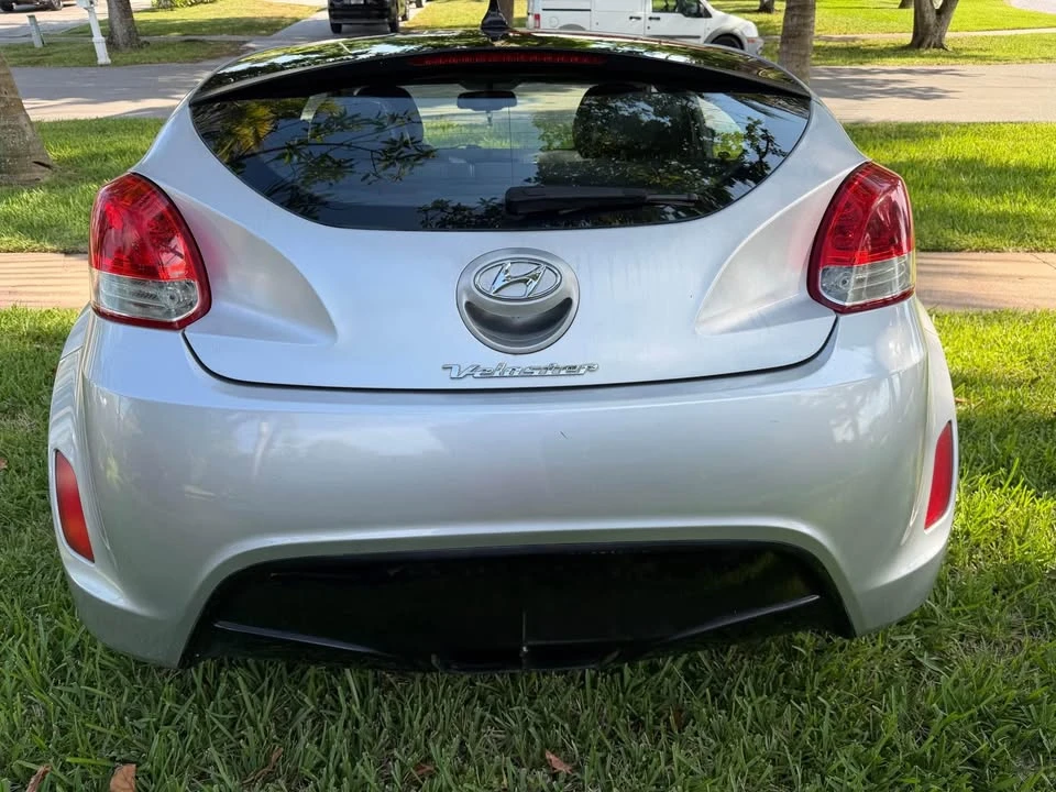 2012 Hyundai Veloster - Image 10 of 13
