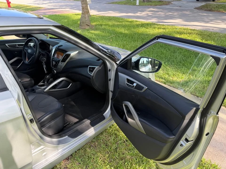 2012 Hyundai Veloster - Image 8 of 13