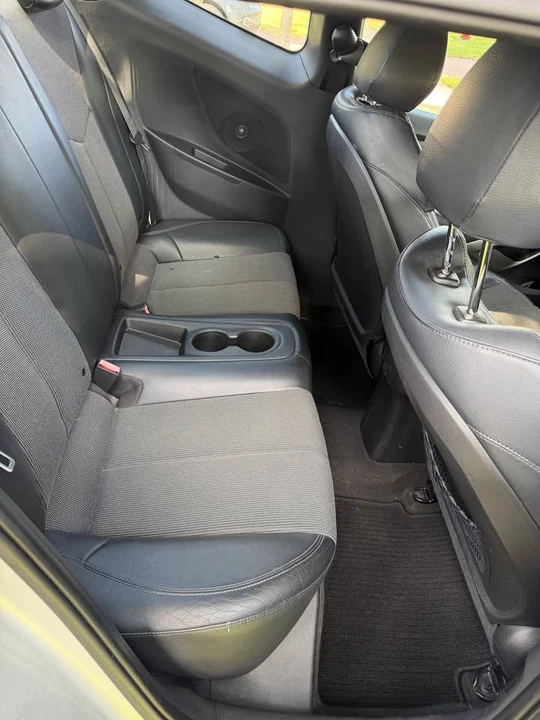 2012 Hyundai Veloster - Image 6 of 13