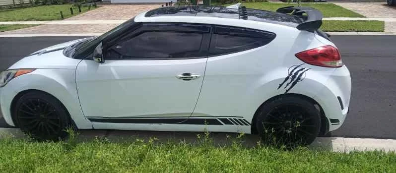 2012 Hyundai Veloster - Image 2 of 13