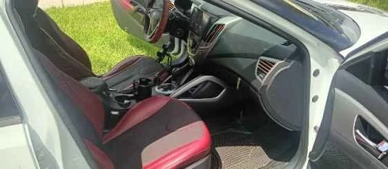 2012 Hyundai Veloster - Image 8 of 13