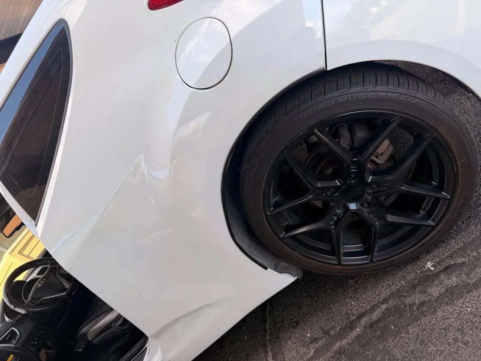 2012 Hyundai Veloster - Image 10 of 13