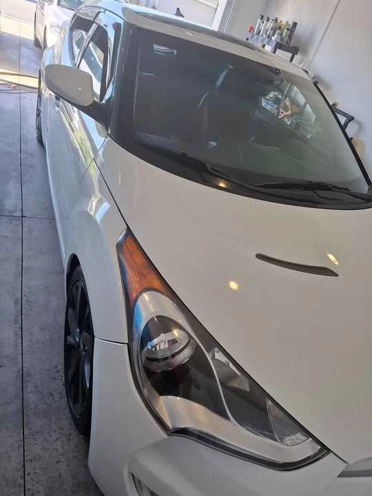 2012 Hyundai Veloster - Image 2 of 12