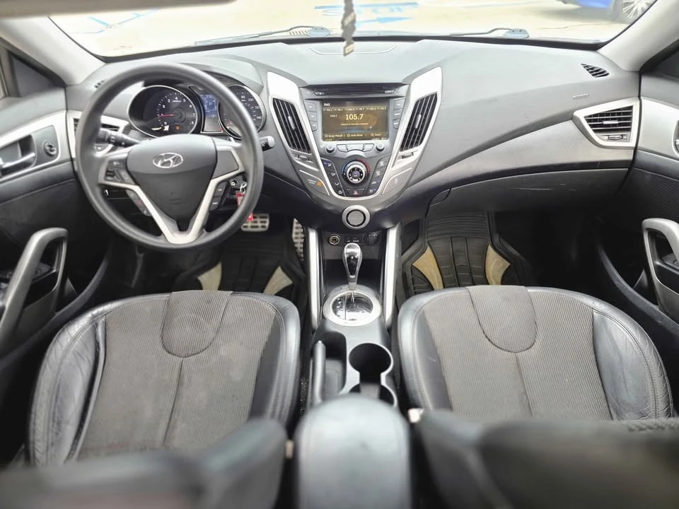 2012 Hyundai Veloster - Image 11 of 18