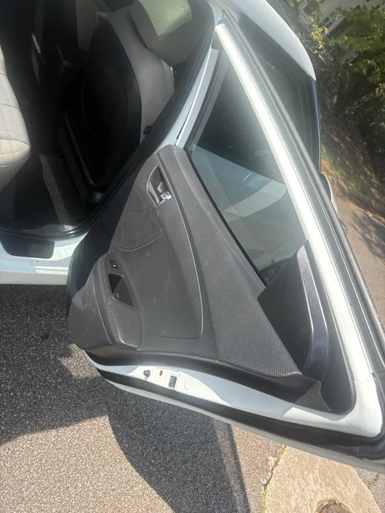 2012 Hyundai Veloster - Image 9 of 16