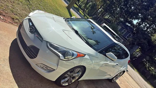 2012 Hyundai Veloster Value Edition Coupe 3D