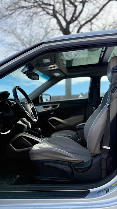 2012 Hyundai Veloster - Image 3 of 6