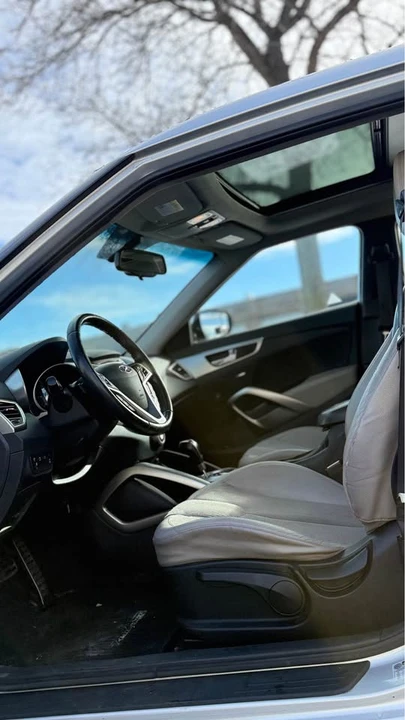 2012 Hyundai Veloster - Image 4 of 6