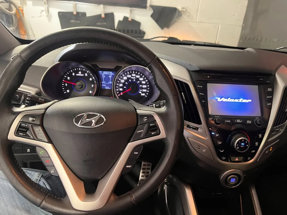 2012 Hyundai Veloster - Image 10 of 16