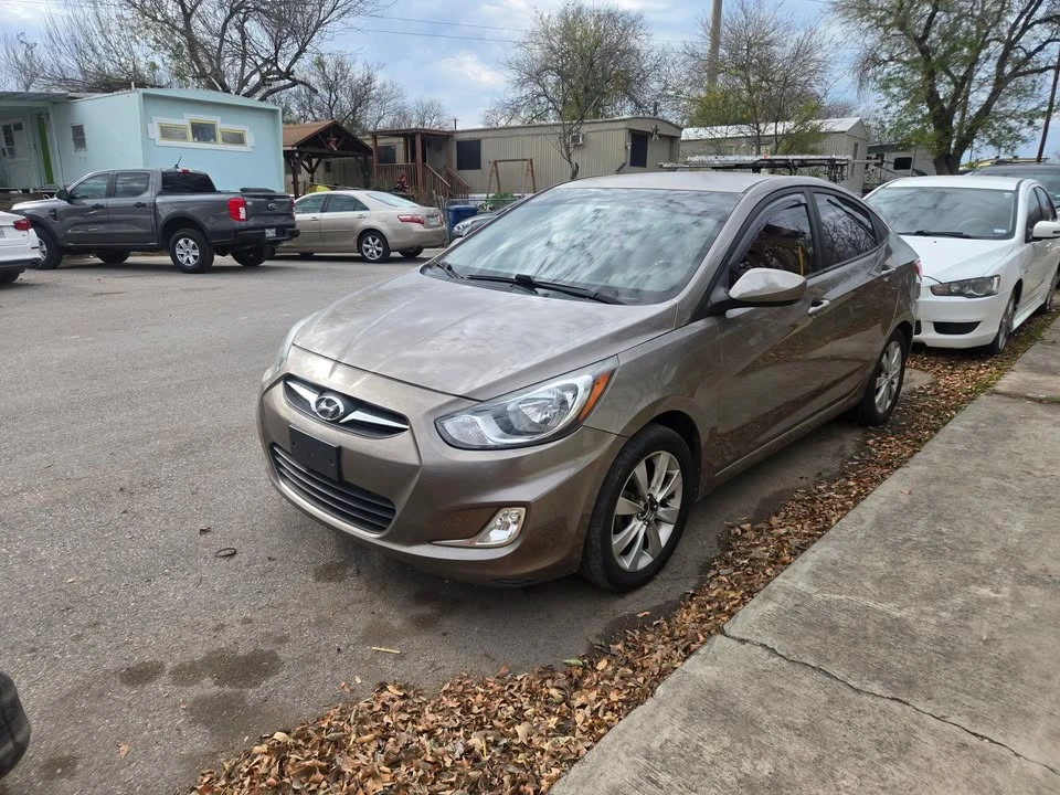 2012 Hyundai Accent - Image 2 of 9