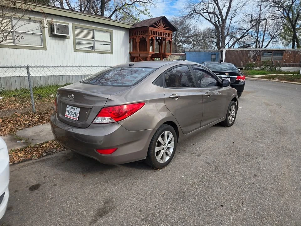 2012 Hyundai Accent - Image 4 of 9