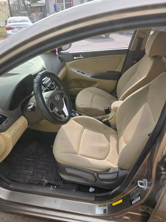 2012 Hyundai Accent - Image 5 of 9