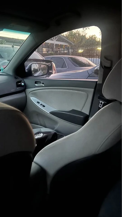 2012 Hyundai Accent - Image 10 of 12