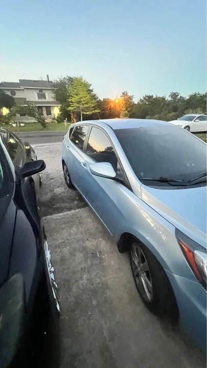 2012 Hyundai Accent - Image 3 of 12