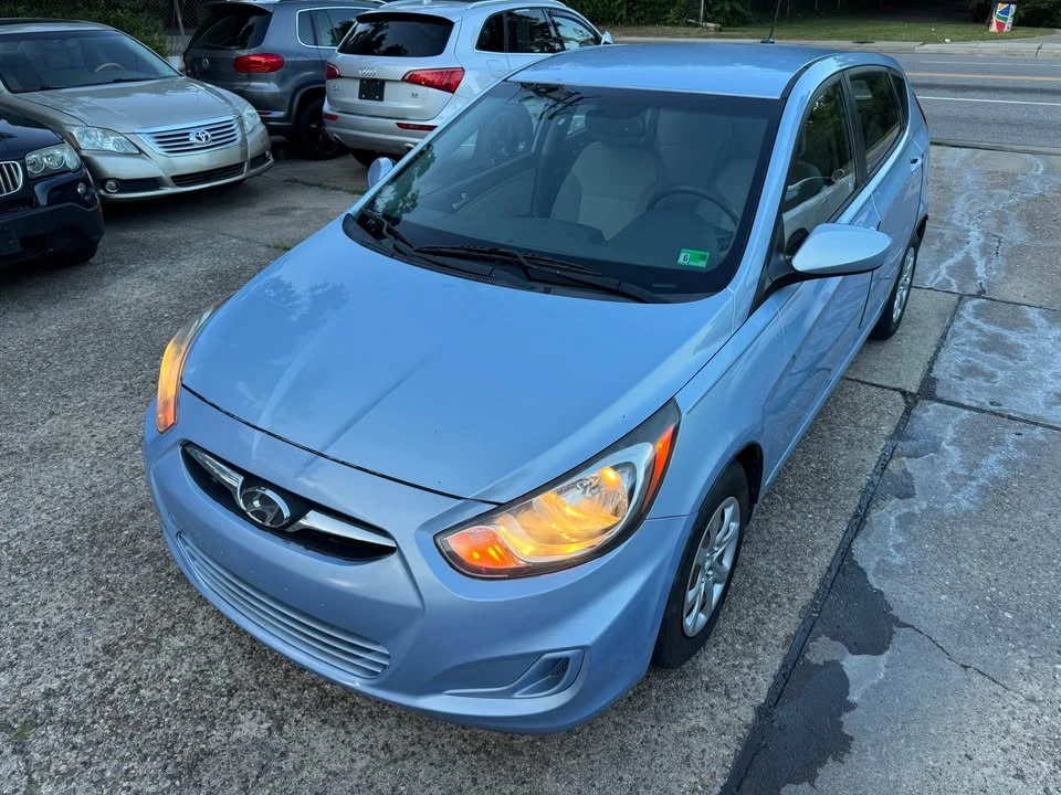 2012 Hyundai Accent - Image 2 of 20
