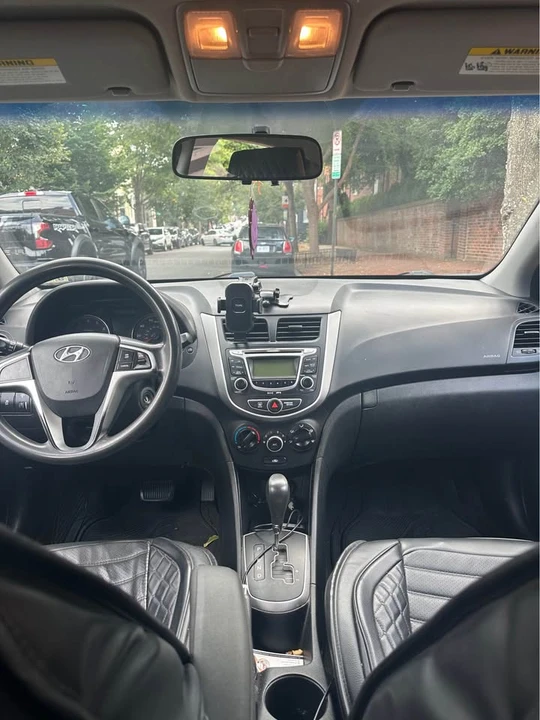 2012 Hyundai Accent - Image 2 of 4
