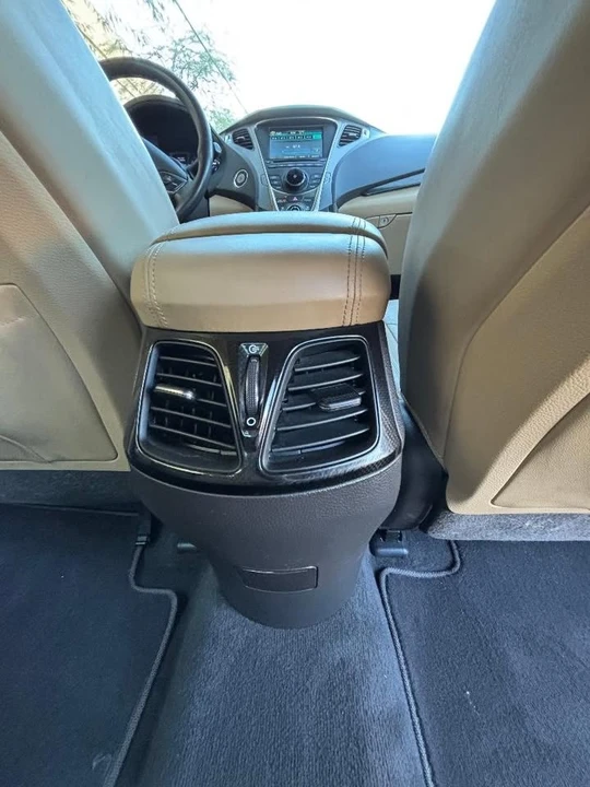 2012 Hyundai Azera - Image 10 of 13