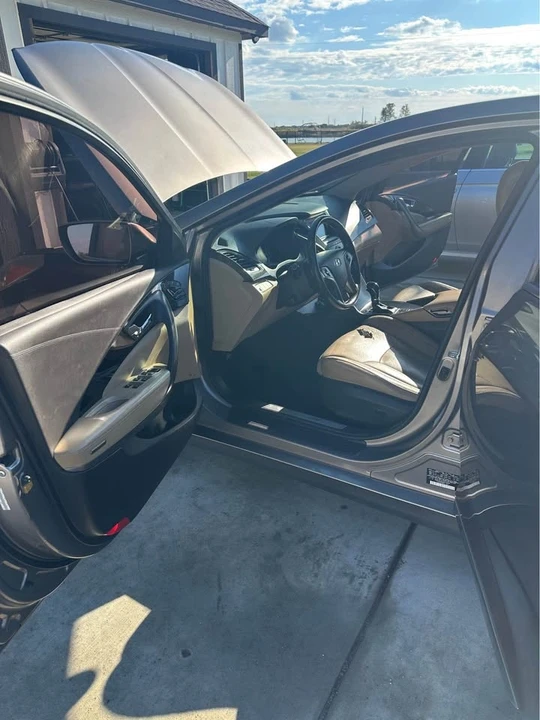 2012 Hyundai Azera - Image 3 of 17