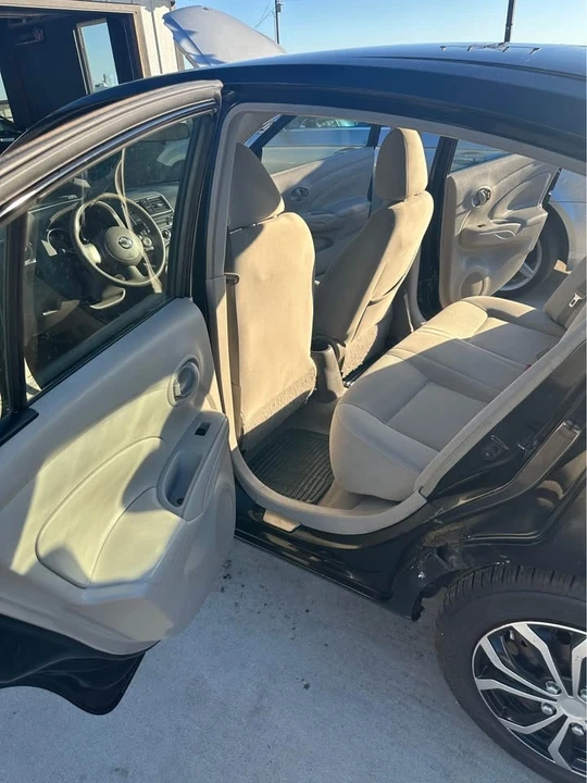 2012 Hyundai Azera - Image 13 of 17