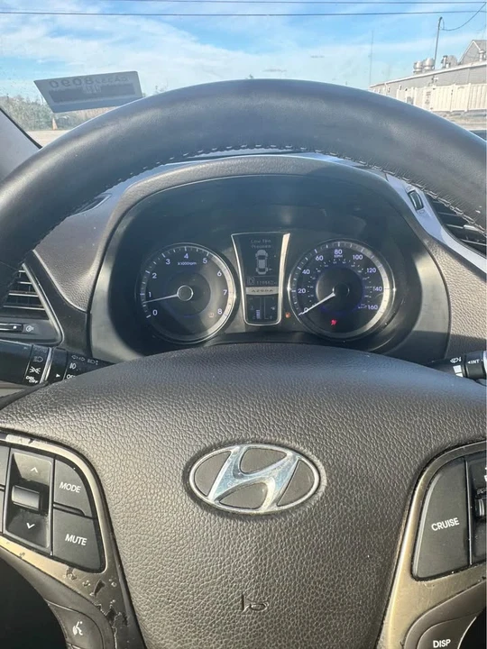 2012 Hyundai Azera - Image 9 of 11