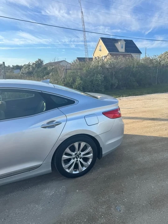 2012 Hyundai Azera - Image 6 of 11