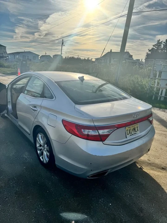 2012 Hyundai Azera - Image 5 of 11