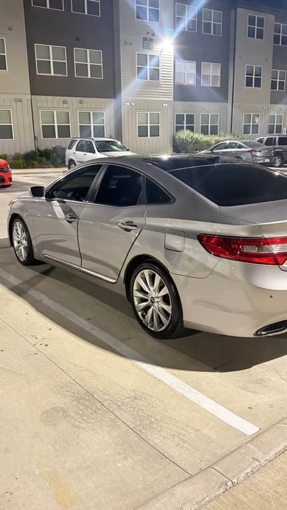 2012 Hyundai Azera - Image 5 of 12