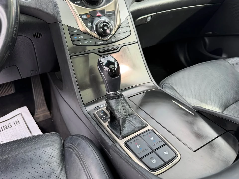 2012 Hyundai Azera - Image 14 of 20