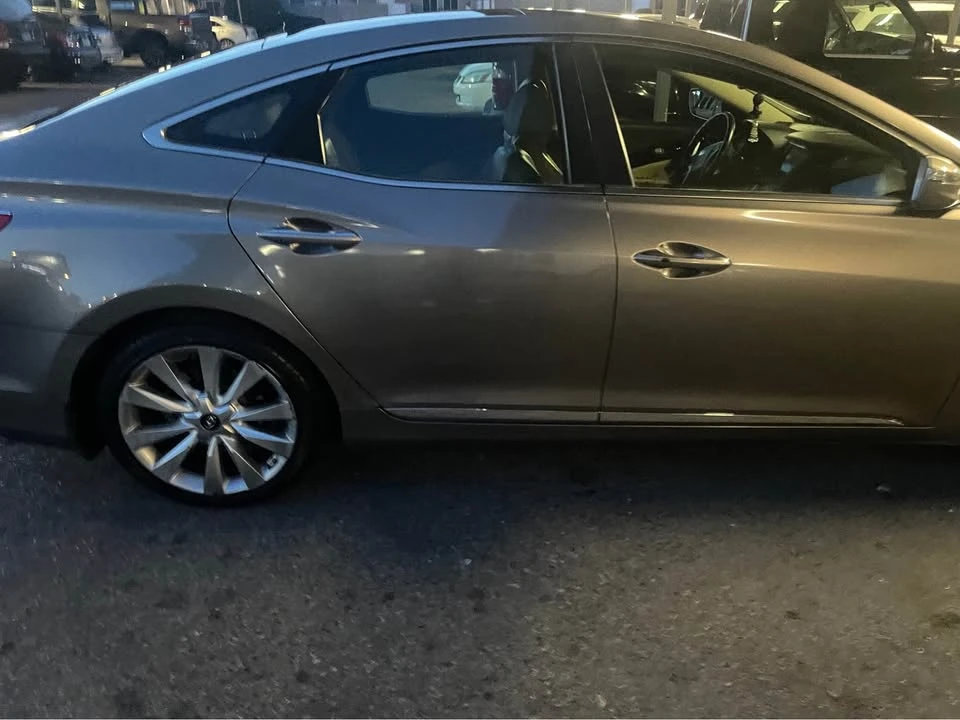 2012 Hyundai Azera - Image 3 of 3