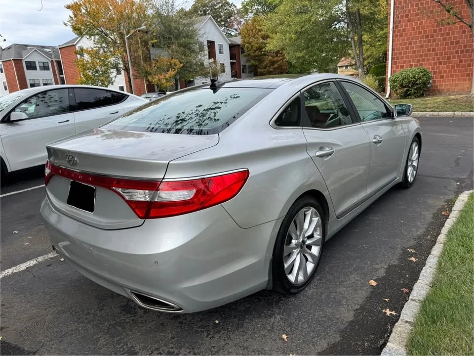 2012 Hyundai Azera - Image 3 of 9